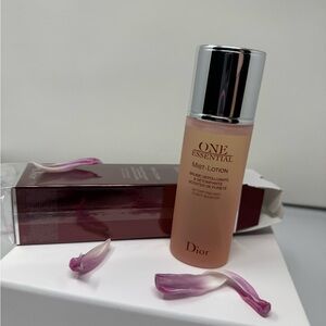 Dior One Essential Mist Lotion with Silver Cap